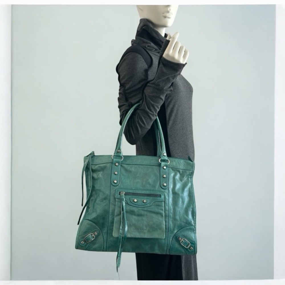 Charles Jourdan Green Leather Satchel Tote City Bag Style